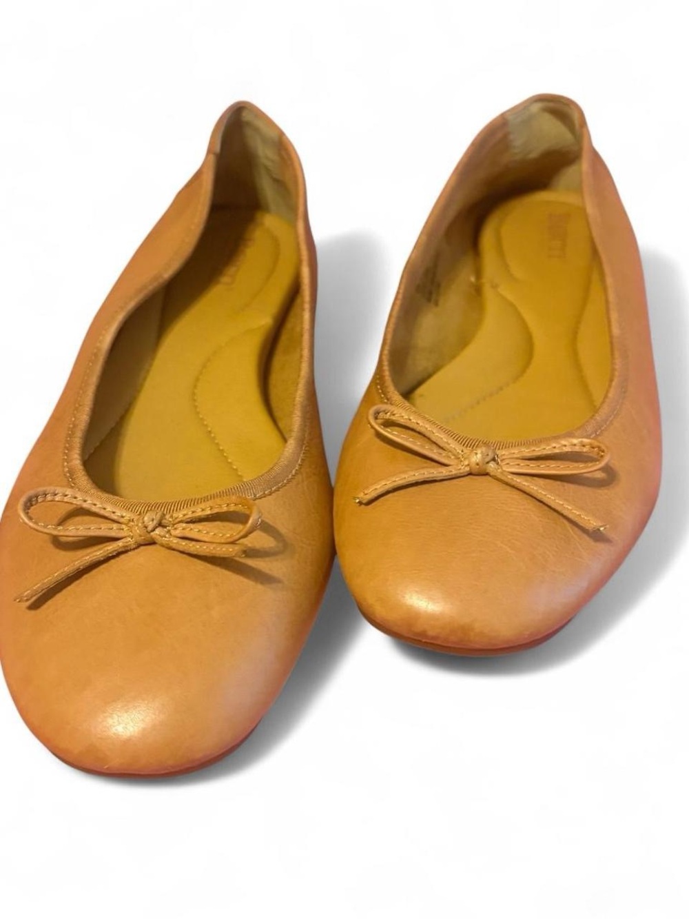 Born Women's Tan Leather Ballet Flats with Bow Accent  size 10